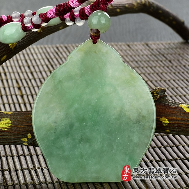 普賢菩薩項鍊玉珮背面照片  翡翠普賢菩薩項鍊玉珮（遍吉菩薩：普賢菩薩牌A貨翡翠普賢菩薩玉珮、緬甸玉普賢菩薩玉墜）。綠色糯種普賢菩薩，BS038。客製化訂做各種翡翠普賢菩薩吊墜玉珮項鍊。★附A貨翡翠雙證書
