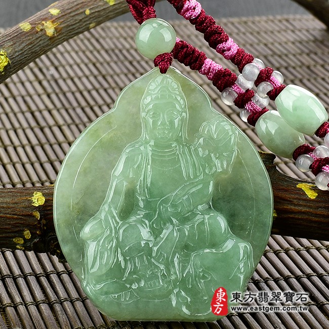 普賢菩薩項鍊玉珮正面照片 翡翠普賢菩薩項鍊玉珮（遍吉菩薩：普賢菩薩牌A貨翡翠普賢菩薩玉珮、緬甸玉普賢菩薩玉墜）。綠色糯種普賢菩薩，BS038。客製化訂做各種翡翠普賢菩薩吊墜玉珮項鍊。★附A貨翡翠雙證書