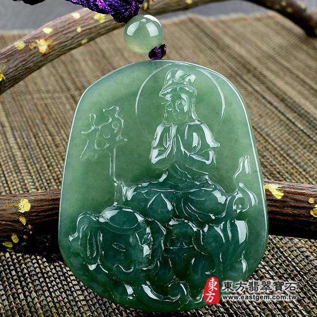 普賢菩薩項鍊玉珮正面照片  翡翠普賢菩薩項鍊玉珮（遍吉菩薩：普賢菩薩牌A貨翡翠普賢菩薩玉珮、緬甸玉普賢菩薩玉墜）。綠色糯冰種油青普賢菩薩，BS077。客製化訂做各種翡翠普賢菩薩吊墜玉珮項鍊。★附A貨翡翠雙證書