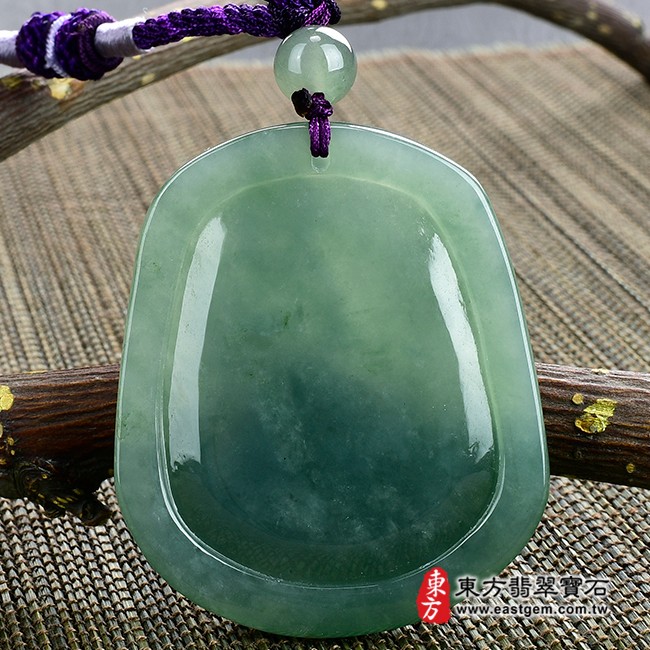 普賢菩薩項鍊玉珮背面照片  翡翠普賢菩薩項鍊玉珮（遍吉菩薩：普賢菩薩牌A貨翡翠普賢菩薩玉珮、緬甸玉普賢菩薩玉墜）。綠色糯冰種油青普賢菩薩，BS077。客製化訂做各種翡翠普賢菩薩吊墜玉珮項鍊。★附A貨翡翠雙證書