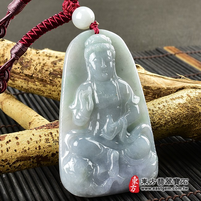 普賢菩薩項鍊玉珮左側照片  翡翠普賢菩薩項鍊玉珮（遍吉菩薩：普賢菩薩牌A貨翡翠普賢菩薩玉珮、緬甸玉普賢菩薩玉墜）。糯種春帶彩普賢菩薩，BS097。客製化訂做各種翡翠普賢菩薩吊墜玉珮項鍊。★附A貨翡翠雙證書