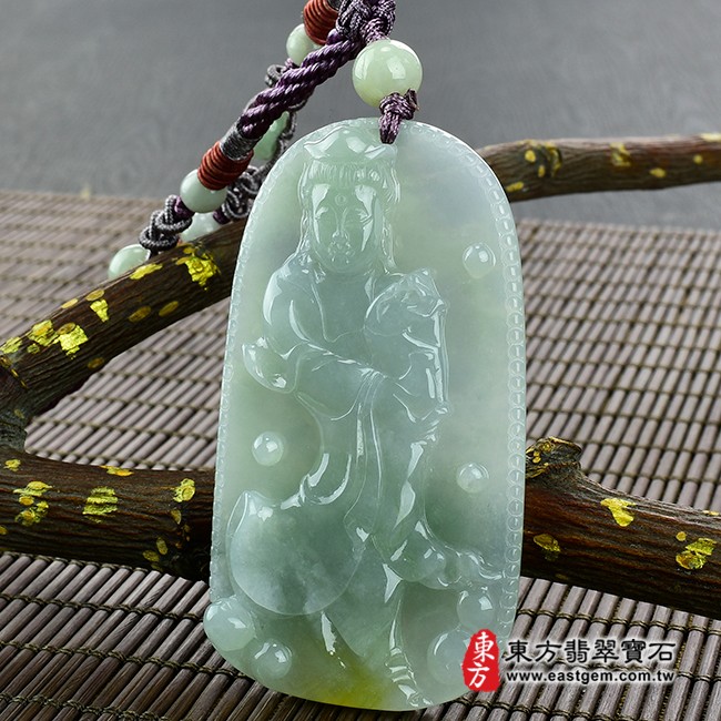 觀音項鍊玉珮右側照片  （已出售勿下標，可訂做）翡翠觀音項鍊玉珮（觀世音菩薩，白衣觀音：觀音牌A貨翡翠觀音玉珮、緬甸玉觀音玉墜）。淡綠色糯種帶黃翡翠觀音，GY377。客製化訂做各種翡翠觀音吊墜玉珮項鍊。★附A貨翡翠雙證書