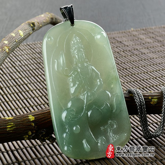 觀音項鍊玉珮左側照片  翡翠觀音項鍊玉珮（觀世音菩薩，寶瓶灑聖水觀音：觀音牌A貨翡翠觀音玉珮、緬甸玉觀音玉墜）。綠色糯種帶飄花觀音，GY384。客製化訂做各種翡翠觀音吊墜玉珮項鍊。★附A貨翡翠雙證書