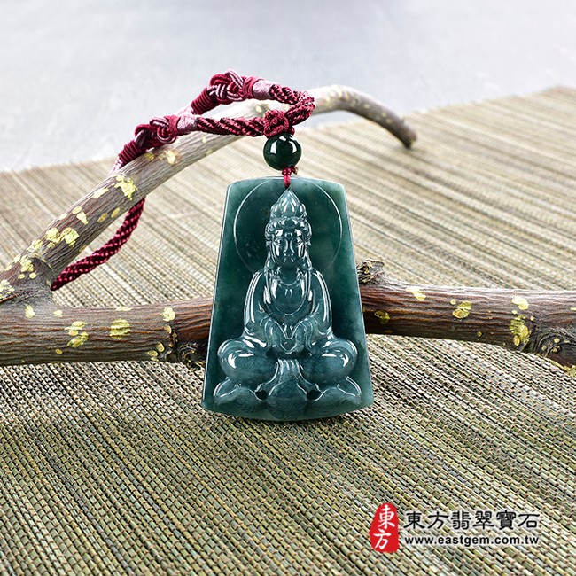 觀世音菩薩項鍊玉珮情境照片  翡翠觀世音菩薩項鍊玉珮（觀世音菩薩：觀世音菩薩牌A貨翡翠觀世音菩薩玉珮、觀世音菩薩玉墜）。翡翠觀世音菩薩，GY740。客製化訂做各種翡翠觀世音菩薩吊墜玉珮項鍊。★附A貨翡翠雙證書(產地:瓜地馬拉)