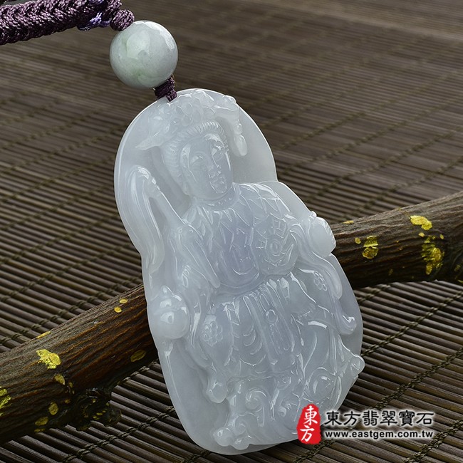 地母娘娘項鍊玉珮左側照片  翡翠地母娘娘項鍊玉珮（地母元君：地母娘娘牌A貨翡翠地母娘娘玉珮、緬甸玉地母娘娘玉墜）。糯種帶淡紫羅蘭地母娘娘，QN016。客製化訂做各種翡翠地母娘娘吊墜玉珮項鍊。★附A貨翡翠雙證書