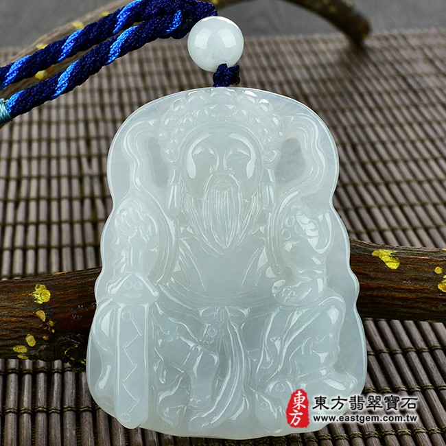 玄天上帝項鍊玉珮正面照片  翡翠玄天上帝項鍊玉珮（玄天上帝：玄天上帝牌A貨翡翠玄天上帝玉珮、緬甸玉玄天上帝玉墜）。淡綠糯種玄天上帝，ST030。客製化訂做各種翡翠玄天上帝吊墜玉珮項鍊。★附A貨翡翠雙證書