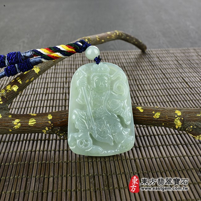 哪吒三太子項鍊玉珮情境照片  翡翠哪吒三太子項鍊玉珮（中壇元帥、哪吒：哪吒三太子牌A貨翡翠三太子玉珮、緬甸玉哪吒三太子玉墜）。綠色糯種三太子，TT061。客製化訂做各種翡翠哪吒三太子吊墜玉珮項鍊。★附A貨翡翠雙證書