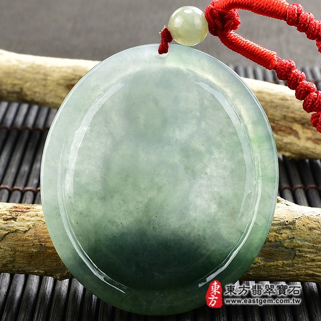 文殊菩薩項鍊玉珮背面照片  翡翠文殊菩薩項鍊玉珮（文殊菩薩：文殊菩薩牌A貨翡翠文殊菩薩玉珮、緬甸玉文殊菩薩玉墜）。綠色糯種文殊菩薩，WS073。客製化訂做各種翡翠文殊菩薩吊墜玉珮項鍊。★附A貨翡翠雙證書
