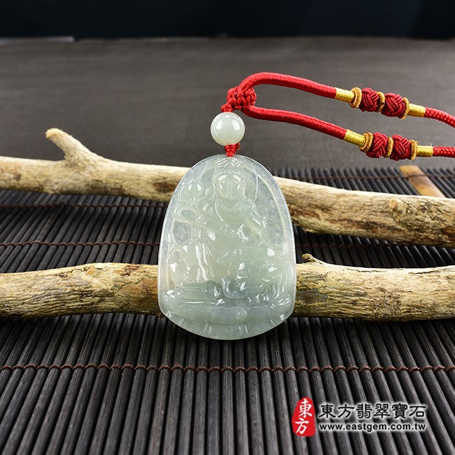 普賢菩薩項鍊玉珮情境照片  翡翠普賢菩薩項鍊玉珮（遍吉菩薩：普賢菩薩牌A貨翡翠普賢菩薩玉珮、緬甸玉普賢菩薩玉墜）。淡綠色糯種帶微冰普賢菩薩，BS167。客製化訂做各種翡翠普賢菩薩吊墜玉珮項鍊。★附A貨翡翠雙證書