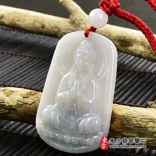 觀音項鍊玉珮右側照片  翡翠觀音項鍊玉珮（觀世音菩薩、合掌觀音：觀音牌A貨翡翠觀音玉珮、緬甸玉觀音玉墜）。白綠色糯種觀音，GY1185。客製化訂做各種翡翠觀音吊墜玉珮項鍊。★附A貨翡翠雙證書