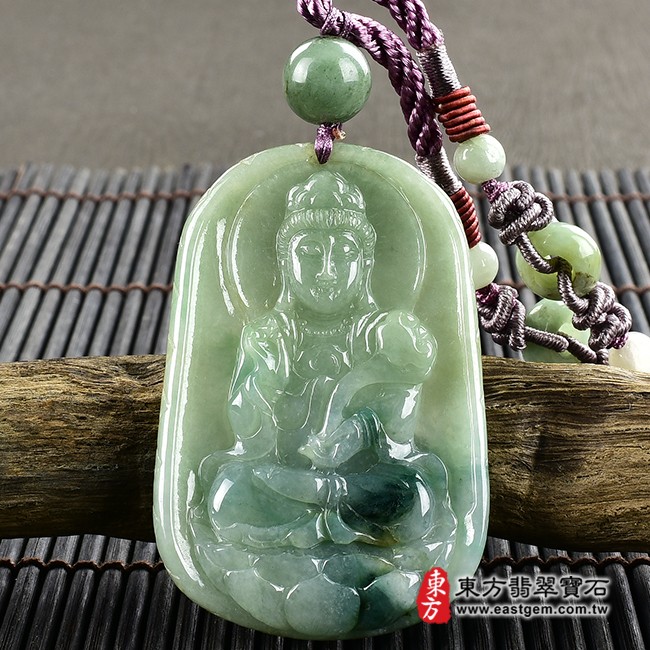 觀音項鍊玉珮正面照片  翡翠觀音項鍊玉珮（觀世音菩薩、如意觀音：觀音牌A貨翡翠觀音玉珮、緬甸玉觀音玉墜）。綠色糯種帶飄花觀音，GY1187。客製化訂做各種翡翠觀音吊墜玉珮項鍊。★附A貨翡翠雙證書