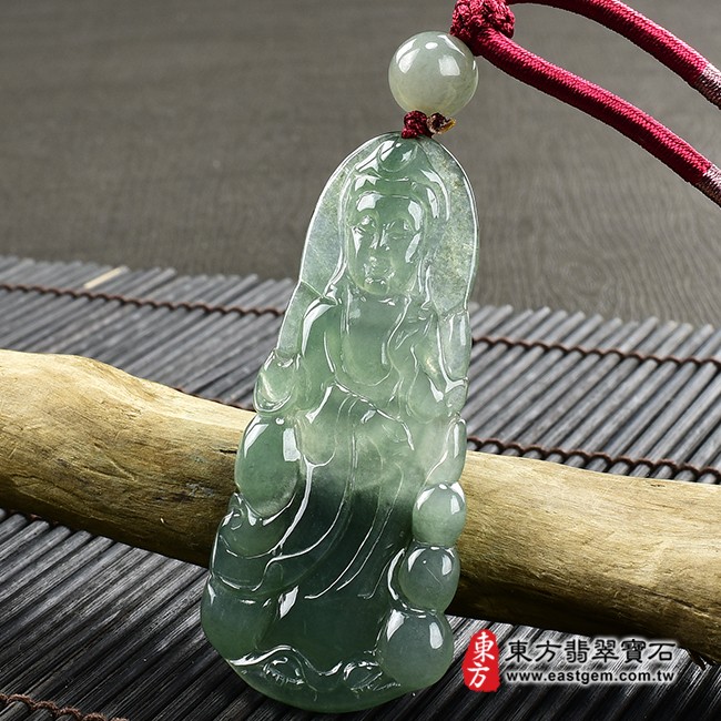 觀音項鍊玉珮右側照片  翡翠觀音項鍊玉珮（觀世音菩薩：觀音牌A貨翡翠觀音玉珮、緬甸玉觀音玉墜）。綠色糯種觀音，GY1189。客製化訂做各種翡翠觀音吊墜玉珮項鍊。★附A貨翡翠雙證書