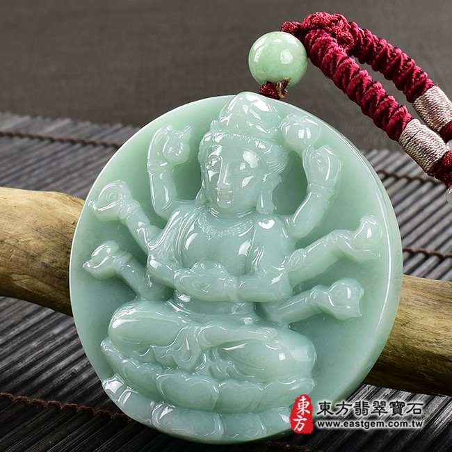 千手觀音項鍊玉珮右側照片   翡翠千手觀音項鍊玉珮（千手觀音：千手觀音牌A貨翡翠千手觀音玉珮、緬甸玉千手觀音玉墜）。綠色細豆種千手觀音，LH107。客製化訂做各種翡翠千手觀音吊墜玉珮項鍊。★附A貨翡翠雙證書