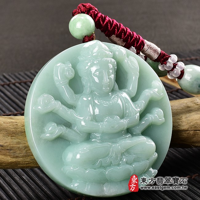 千手觀音項鍊玉珮左側照片   翡翠千手觀音項鍊玉珮（千手觀音：千手觀音牌A貨翡翠千手觀音玉珮、緬甸玉千手觀音玉墜）。綠色細豆種千手觀音，LH107。客製化訂做各種翡翠千手觀音吊墜玉珮項鍊。★附A貨翡翠雙證書