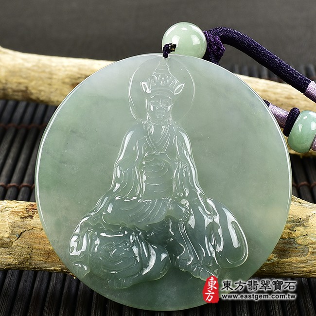 地藏王菩薩項鍊玉珮正面照片  翡翠地藏王菩薩項鍊玉珮（地藏王菩薩：地藏王菩薩牌A貨翡翠地藏王菩薩玉珮、緬甸玉地藏王菩薩玉墜）。淡綠色糯種地藏王菩薩，DY119。客製化訂做各種翡翠地藏王菩薩吊墜玉珮項鍊。★附A貨翡翠雙證書
