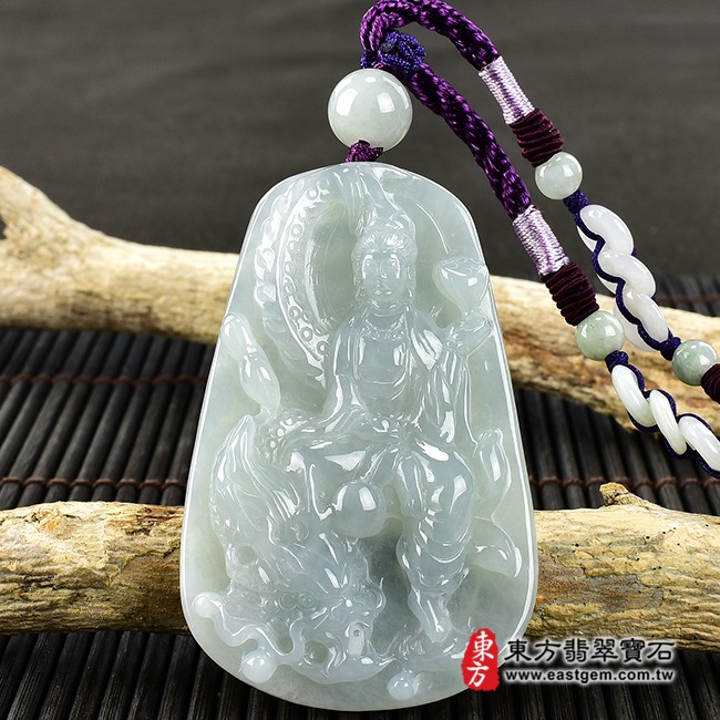 觀世音菩薩項鍊玉珮正面照片  翡翠觀世音菩薩項鍊玉珮（觀世音菩薩，乘龍觀音：觀世音菩薩牌A貨翡翠觀世音菩薩玉珮、緬甸玉觀世音菩薩玉墜）。淡綠糯種觀世音菩薩，GY764。客製化訂做各種翡翠觀世音菩薩吊墜玉珮項鍊。★附A貨翡翠雙證書