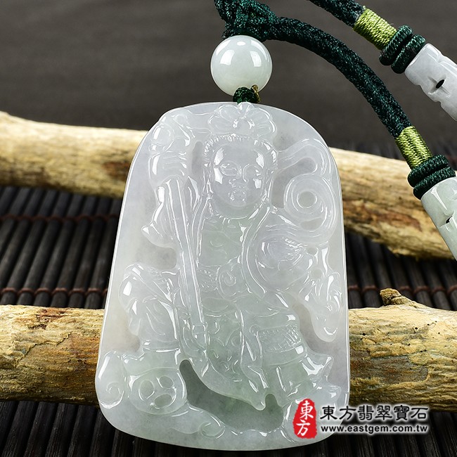 哪吒三太子項鍊玉珮正面照片  翡翠哪吒三太子項鍊玉珮（中壇元帥、哪吒：哪吒三太子牌A貨翡翠三太子玉珮、緬甸玉哪吒三太子玉墜）。淡綠色糯種三太子，TT-049。客製化訂做各種翡翠哪吒三太子吊墜玉珮項鍊。★附A貨翡翠雙證書