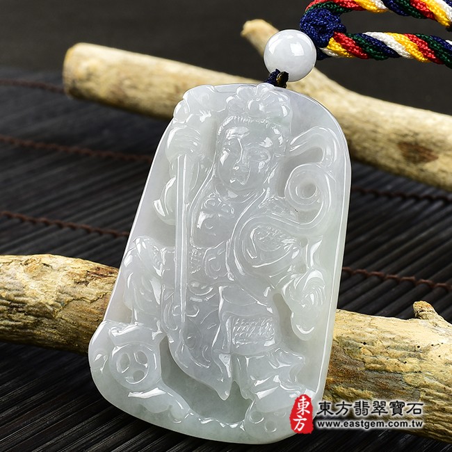 哪吒三太子項鍊玉珮右側照片  翡翠哪吒三太子項鍊玉珮（中壇元帥、哪吒：哪吒三太子牌A貨翡翠三太子玉珮、緬甸玉哪吒三太子玉墜）。淡綠色糯種三太子，TT-051。客製化訂做各種翡翠哪吒三太子吊墜玉珮項鍊。★附A貨翡翠雙證書