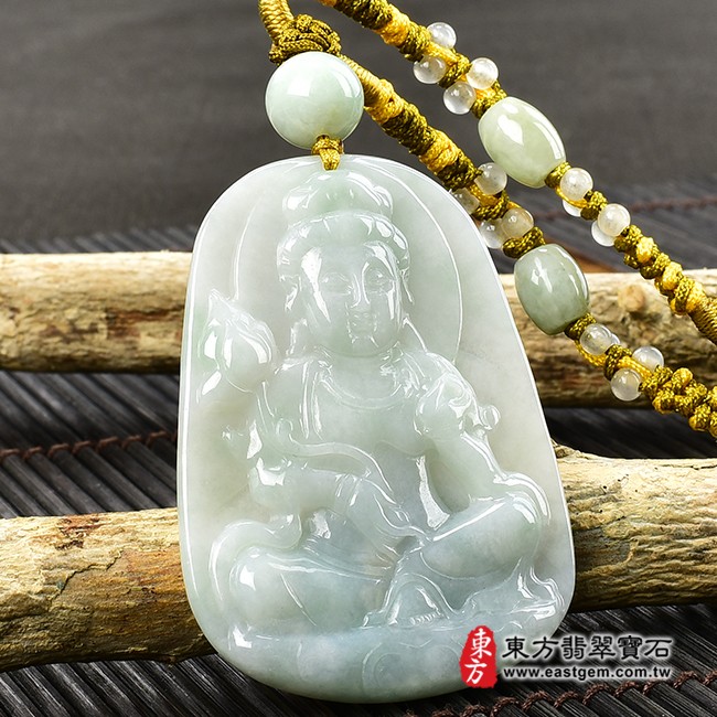 大勢至菩薩項鍊玉珮左側照片  （已出售勿下標，可訂做）翡翠大勢至菩薩項鍊玉珮（大勢至菩薩：大勢至菩薩牌A貨翡翠大勢至菩薩玉珮、緬甸玉大勢至菩薩玉墜）。淡綠色糯種帶飄花大勢至菩薩，GY1235。客製化訂做各種翡翠大勢至菩薩吊墜玉珮項鍊。★附A貨翡翠雙證書