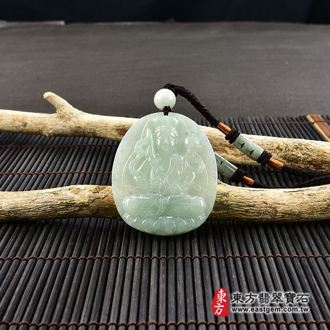 虛空藏菩薩項鍊玉珮情境照片  （已出售勿下標，可訂做）翡翠虛空藏菩薩項鍊玉珮（虛空藏菩薩：虛空藏菩薩牌A貨翡翠虛空藏菩薩玉珮、緬甸玉虛空藏菩薩玉墜）。淡綠色糯種虛空藏菩薩，GY1237。客製化訂做各種翡翠虛空藏菩薩吊墜玉珮項鍊。★附A貨翡翠雙證書