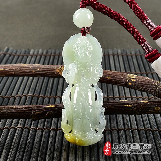 觀世音菩薩項鍊玉珮正面照片  翡翠觀音項鍊玉珮（觀世音菩薩：觀音牌A貨翡翠觀音玉珮、緬甸玉觀世音菩薩玉墜）。淡綠色糯種帶黃翡觀音，GY1207。客製化訂做各種翡翠觀音吊墜玉珮項鍊。★附A貨翡翠雙證書