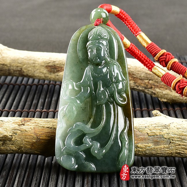 觀世音菩薩項鍊玉珮正面照片  翡翠觀音項鍊玉珮（觀世音菩薩：觀音牌A貨翡翠觀音玉珮、緬甸玉觀世音菩薩玉墜）。綠色糯種帶黃翡翠觀音，GY1272。客製化訂做各種翡翠觀音吊墜玉珮項鍊。★附A貨翡翠雙證書