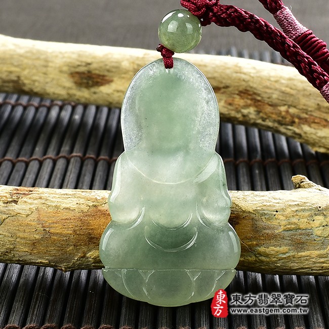 觀世音菩薩項鍊玉珮背面照片  翡翠觀音項鍊玉珮（觀世音菩薩：觀音牌A貨翡翠觀音玉珮、緬甸玉觀世音菩薩玉墜）。淡綠色糯冰種觀音，GY1304。客製化訂做各種翡翠觀音吊墜玉珮項鍊。★附A貨翡翠雙證書