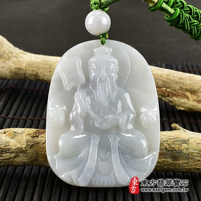 太上老君項鍊玉珮正面照片  翡翠太上老君項鍊玉珮（道德天尊：太上老君牌A貨翡翠太上老君玉珮、緬甸玉太上老君玉墜）。淡綠色糯種太上老君，KN151。客製化訂做各種翡翠太上老君吊墜玉珮項鍊。★附A貨翡翠雙證書