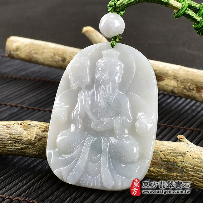 太上老君項鍊玉珮右側照片  翡翠太上老君項鍊玉珮（道德天尊：太上老君牌A貨翡翠太上老君玉珮、緬甸玉太上老君玉墜）。淡綠色糯種太上老君，KN151。客製化訂做各種翡翠太上老君吊墜玉珮項鍊。★附A貨翡翠雙證書