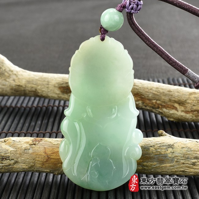觀音項鍊玉珮背面照片  翡翠觀音項鍊玉珮（觀世音菩薩、如意觀音：觀音牌A貨翡翠觀音玉珮、緬甸玉觀世音菩薩玉墜）。綠色細豆種觀音，GY1286。客製化訂做各種翡翠觀音吊墜玉珮項鍊。★附A貨翡翠雙證書