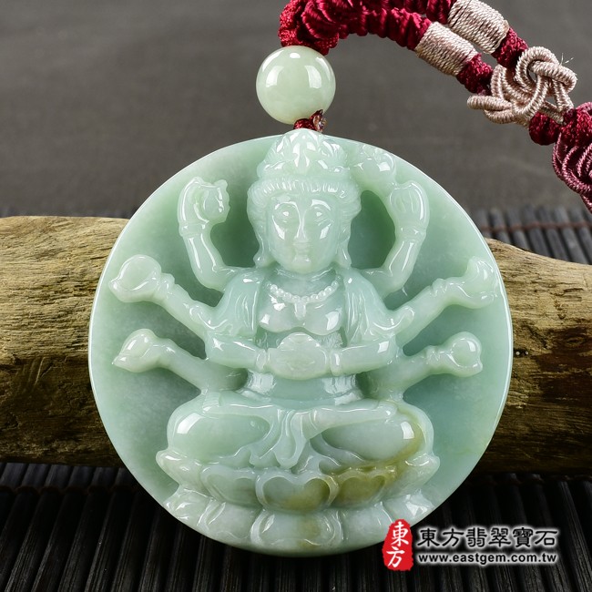 千手觀音項鍊玉珮正面照片  翡翠千手觀音項鍊玉珮（千手觀音：千手觀音牌A貨翡翠千手觀音玉珮、緬甸玉千手觀音玉墜）。綠色細豆種千手觀音，LH218。客製化訂做各種翡翠千手觀音吊墜玉珮項鍊。★附A貨翡翠雙證書