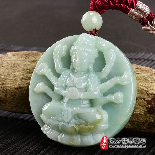 千手觀音項鍊玉珮右側照片  翡翠千手觀音項鍊玉珮（千手觀音：千手觀音牌A貨翡翠千手觀音玉珮、緬甸玉千手觀音玉墜）。綠色細豆種千手觀音，LH218。客製化訂做各種翡翠千手觀音吊墜玉珮項鍊。★附A貨翡翠雙證書
