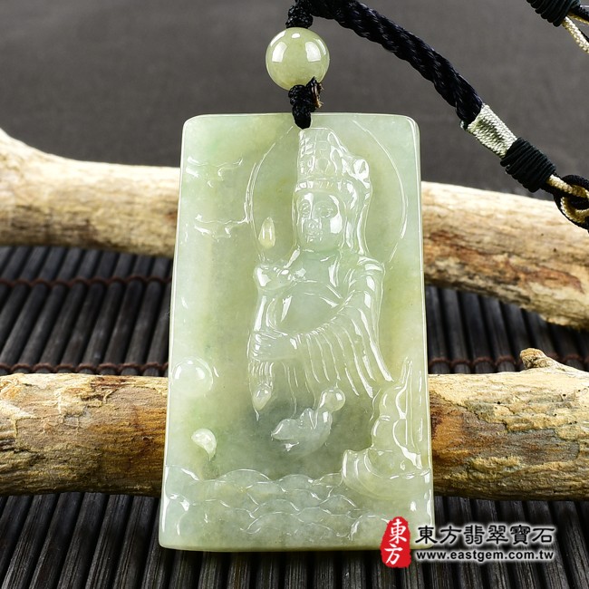 媽祖項鍊玉珮正面照片  翡翠媽祖項鍊玉珮（天上聖母：媽祖牌A貨翡翠媽祖玉珮、緬甸玉媽祖玉墜）。綠色糯種媽祖，MD158。客製化訂做各種翡翠媽祖吊墜玉珮項鍊。★附A貨翡翠雙證書