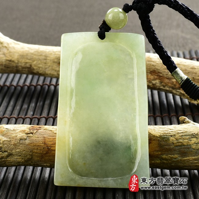 媽祖項鍊玉珮背面照片  翡翠媽祖項鍊玉珮（天上聖母：媽祖牌A貨翡翠媽祖玉珮、緬甸玉媽祖玉墜）。綠色糯種媽祖，MD158。客製化訂做各種翡翠媽祖吊墜玉珮項鍊。★附A貨翡翠雙證書