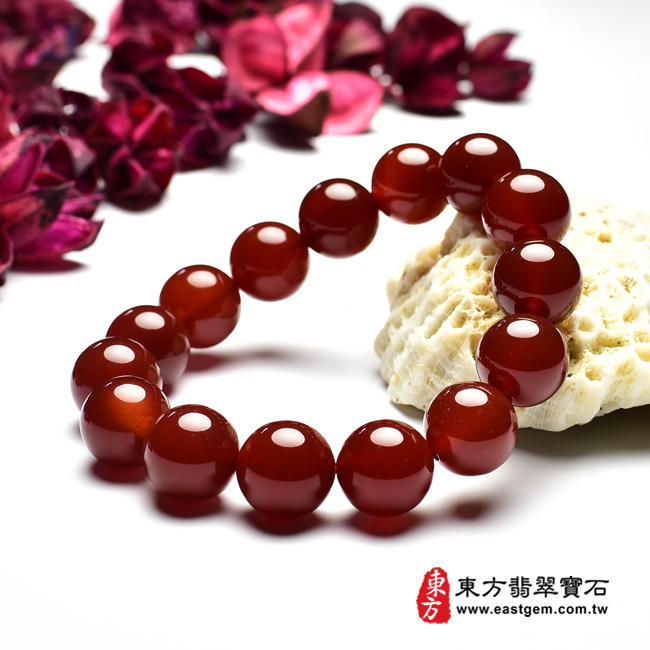 紅瑪瑙手鍊右側照片 紅瑪瑙手鍊(紅瑪瑙珠子，珠徑約14mm，15顆珠，OML248) 客製化設計各種紅瑪瑙珠串、紅瑪瑙珠子、紅瑪瑙手鍊、紅瑪瑙手珠。★附東方翡翠寶石保證卡