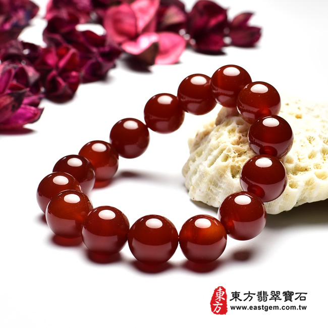 紅瑪瑙手鍊右側照片 紅瑪瑙手鍊(紅瑪瑙珠子，珠徑約14mm，15顆珠，OML248) 客製化設計各種紅瑪瑙珠串、紅瑪瑙珠子、紅瑪瑙手鍊、紅瑪瑙手珠。★附東方翡翠寶石保證卡