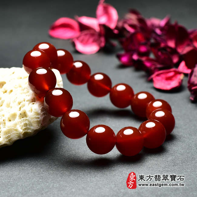 紅瑪瑙手鍊左側照片 紅瑪瑙手鍊(紅瑪瑙珠子，珠徑約14mm，15顆珠，OML253) 客製化設計各種紅瑪瑙珠串、紅瑪瑙珠子、紅瑪瑙手鍊、紅瑪瑙手珠。★附東方翡翠寶石保證卡