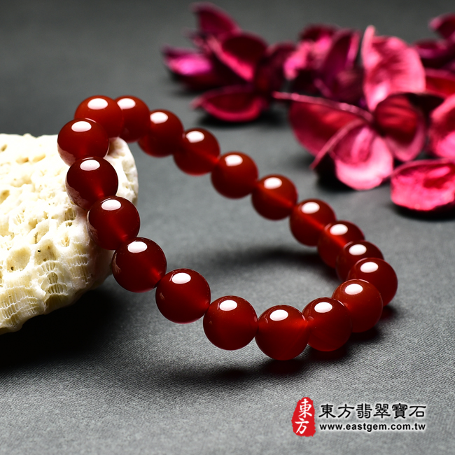 紅瑪瑙手鍊左側照片 紅瑪瑙手鍊(紅瑪瑙珠子，珠徑約10mm，19顆珠，OML280) 客製化設計各種紅瑪瑙珠串、紅瑪瑙珠子、紅瑪瑙手鍊、紅瑪瑙手珠。★附東方翡翠寶石保證卡