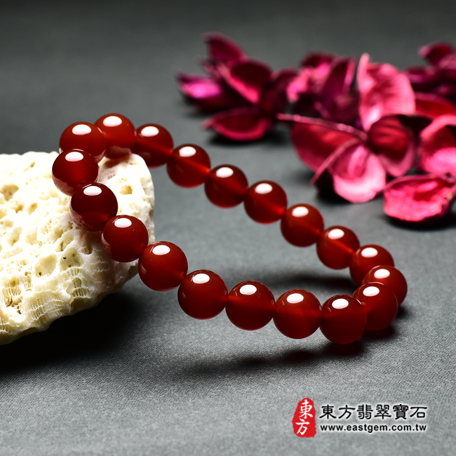紅瑪瑙手鍊左側照片 紅瑪瑙手鍊(紅瑪瑙珠子，珠徑約10mm，19顆珠，OML280) 客製化設計各種紅瑪瑙珠串、紅瑪瑙珠子、紅瑪瑙手鍊、紅瑪瑙手珠。★附東方翡翠寶石保證卡