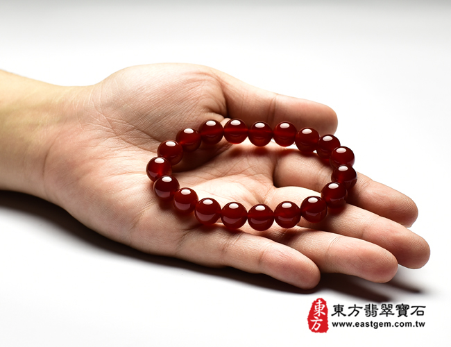 紅瑪瑙手鍊大小示意照片 紅瑪瑙手鍊(紅瑪瑙珠子，珠徑約10mm，19顆珠，OML280) 客製化設計各種紅瑪瑙珠串、紅瑪瑙珠子、紅瑪瑙手鍊、紅瑪瑙手珠。★附東方翡翠寶石保證卡