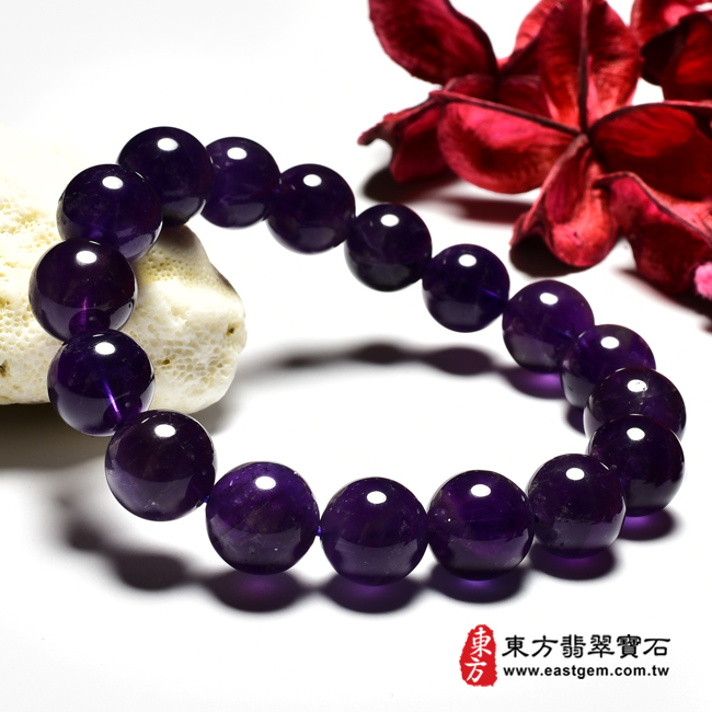 紫水晶手鍊左側照片 紫水晶手鍊(紫水晶珠子，珠徑約12mm，OPB099) 客製化設計各種紫水晶珠串、紫水晶珠子、紫水晶手鍊、紫水晶手珠。★附東方翡翠寶石保證卡