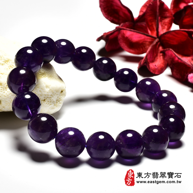 紫水晶手鍊左側照片 紫水晶手鍊(紫水晶珠子，珠徑約12mm，OPB099) 客製化設計各種紫水晶珠串、紫水晶珠子、紫水晶手鍊、紫水晶手珠。★附東方翡翠寶石保證卡