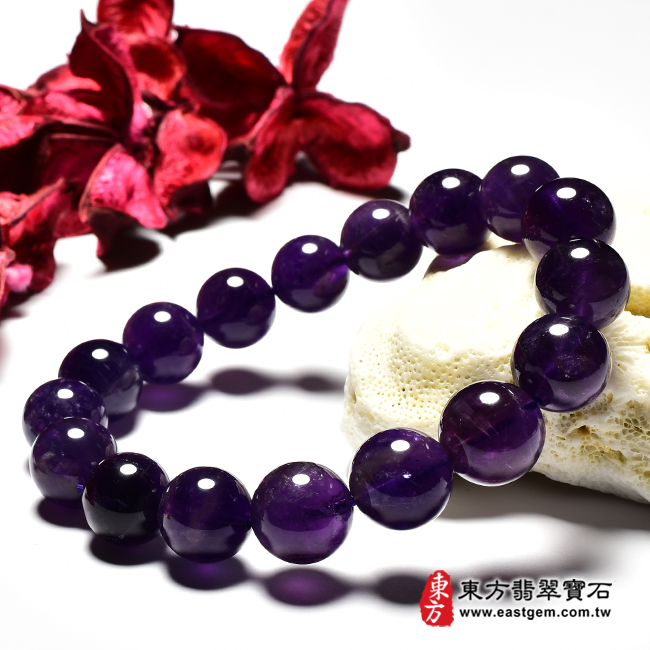 紫水晶手鍊右側照片 紫水晶手鍊(紫水晶珠子，珠徑約12mm，OPB099) 客製化設計各種紫水晶珠串、紫水晶珠子、紫水晶手鍊、紫水晶手珠。★附東方翡翠寶石保證卡