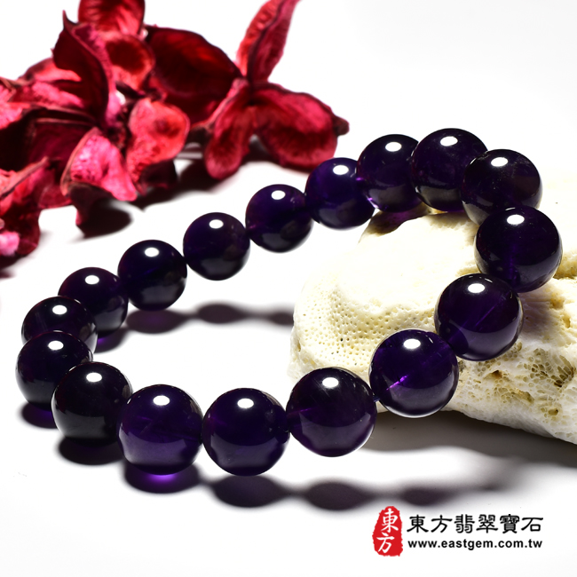 紫水晶手鍊右側照片 紫水晶手鍊(紫水晶珠子，珠徑約12mm，OPB101) 客製化設計各種紫水晶珠串、紫水晶珠子、紫水晶手鍊、紫水晶手珠。★附東方翡翠寶石保證卡