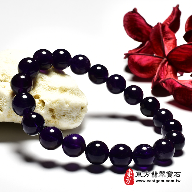 紫水晶手鍊左側照片 紫水晶手鍊(紫水晶珠子，珠徑約10mm，OPB110) 客製化設計各種紫水晶珠串、紫水晶珠子、紫水晶手鍊、紫水晶手珠。★附東方翡翠寶石保證卡