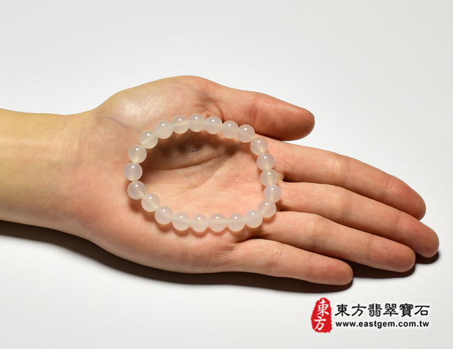 白瑪瑙珠串手鍊大小示意圖照片   白瑪瑙手鍊(白瑪瑙珠子，珠徑約8mm，22顆珠，OML441) 客製化設計各種白瑪瑙珠串、白瑪瑙珠子、白瑪瑙手鍊、白瑪瑙手珠。★附東方翡翠寶石保證卡