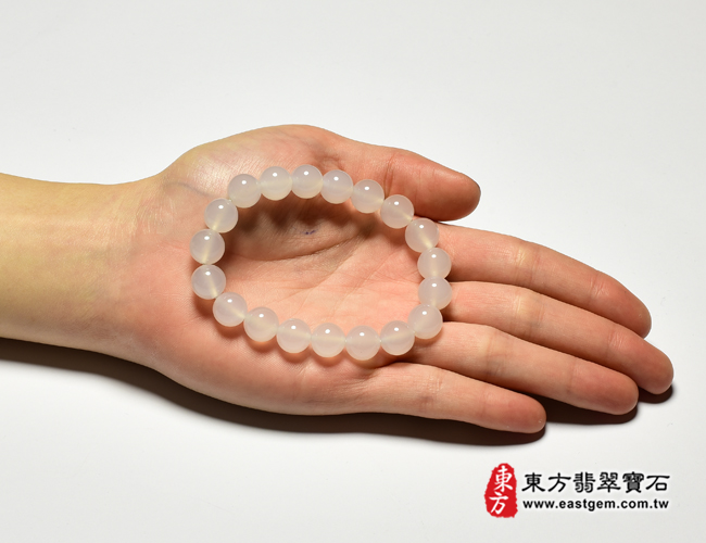 白瑪瑙珠串手鍊大小示意圖照片   白瑪瑙手鍊(白瑪瑙珠子，珠徑約10mm，19顆珠，OML455) 客製化設計各種白瑪瑙珠串、白瑪瑙珠子、白瑪瑙手鍊、白瑪瑙手珠。★附東方翡翠寶石保證卡