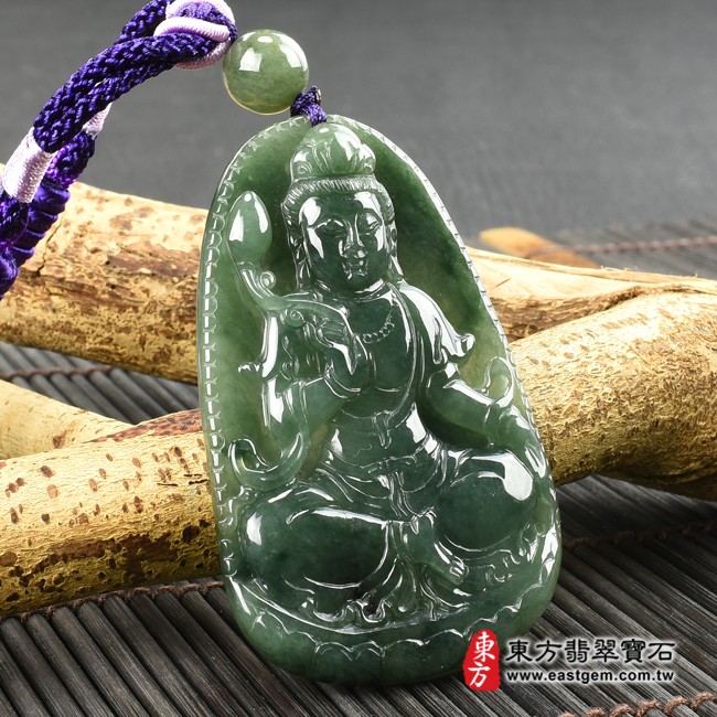 大勢至菩薩項鍊玉珮左側照片  翡翠大勢至菩薩項鍊玉珮（大勢至菩薩：大勢至菩薩牌A貨翡翠大勢至菩薩玉珮、緬甸玉大勢至菩薩玉墜）。綠色糯種大勢至菩薩，GY1351。客製化訂做各種翡翠大勢至菩薩吊墜玉珮項鍊。★附A貨翡翠雙證書