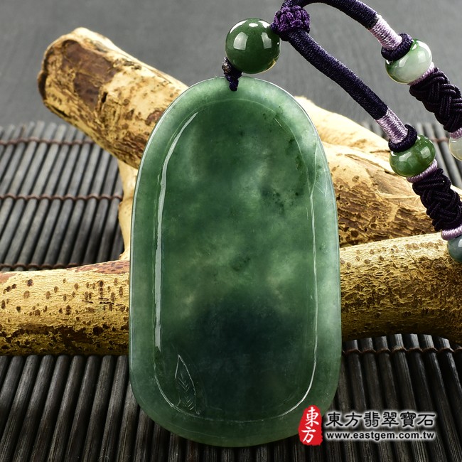 千手觀音項鍊玉珮背面照片  翡翠千手觀音項鍊玉珮（千手觀音：千手觀音牌A貨翡翠千手觀音玉珮、緬甸玉千手觀音玉墜）。綠色糯種千手觀音，LH235。客製化訂做各種翡翠千手觀音吊墜玉珮項鍊。★附A貨翡翠雙證書
