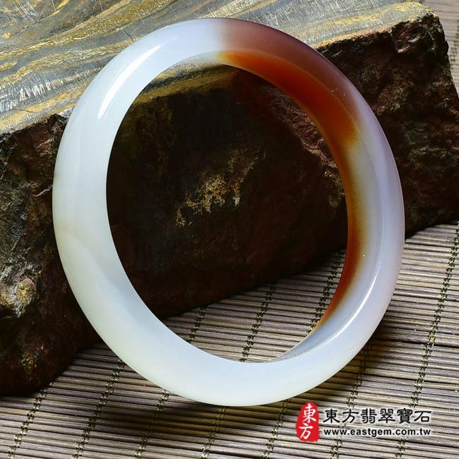 天珠紅瑪瑙手鐲。（平口镯20.5，RM056）。客製化訂做各種天珠紅瑪瑙手鐲。★附東方翡翠寶石證書